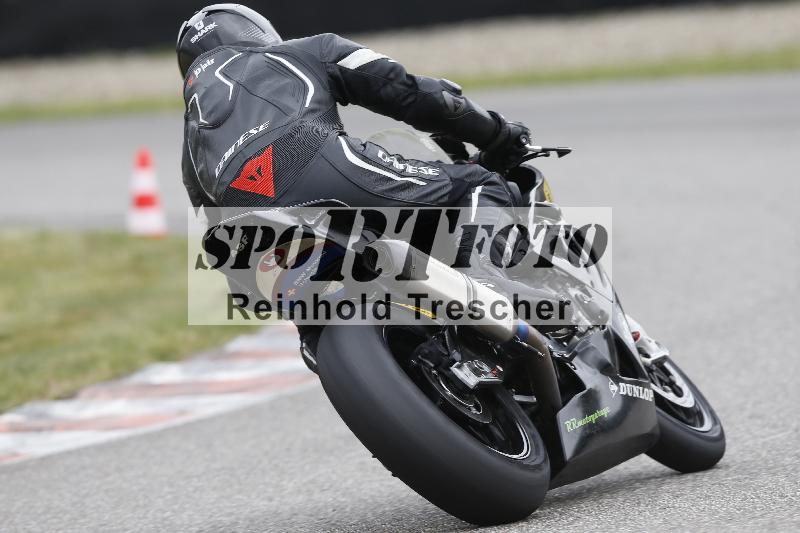Archiv-2025/06 18.04.2025 Speer Racing ADR/Gruppe gelb/backside